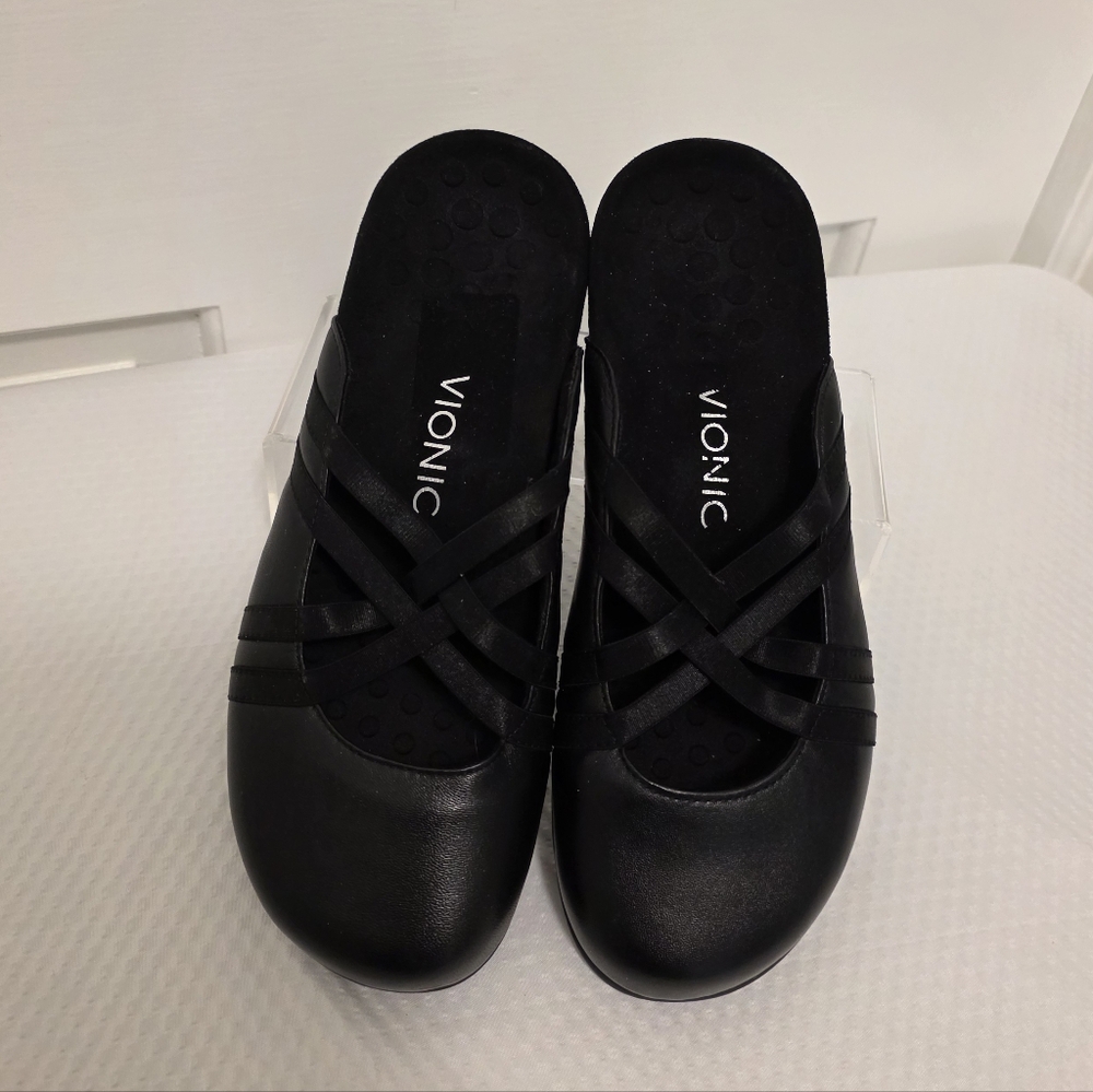 EC Vionic Women's Claire Black Slip-On Shoes Size 8, Crisscross Straps